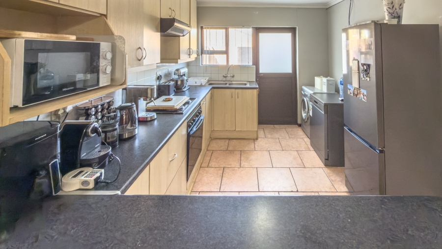 3 Bedroom Property for Sale in Table View Western Cape